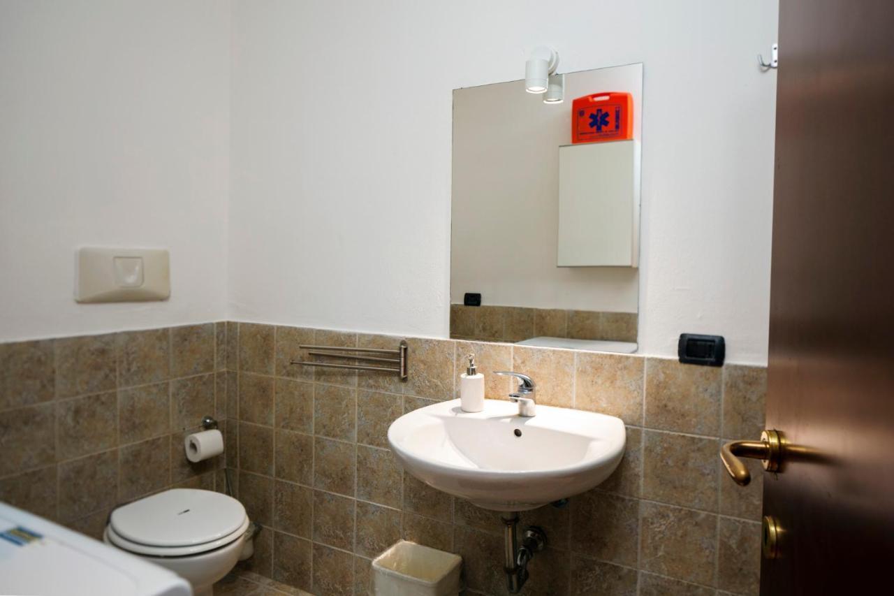 Residence San Raffaele 1 ミラノ エクステリア 写真